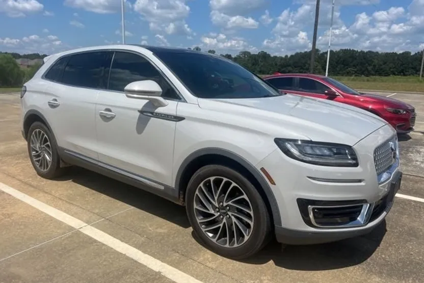 2019 Lincoln Nautilus Reserve photo 1