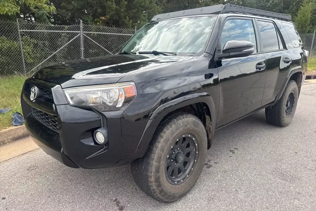 2016 Toyota 4Runner Base photo 1