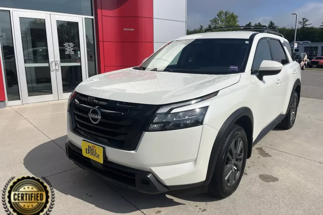 2024 Nissan Pathfinder SV photo 1