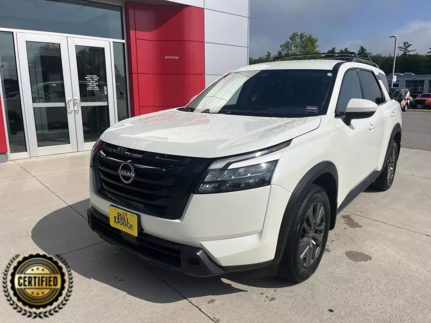 2024 Nissan Pathfinder SV photo 1