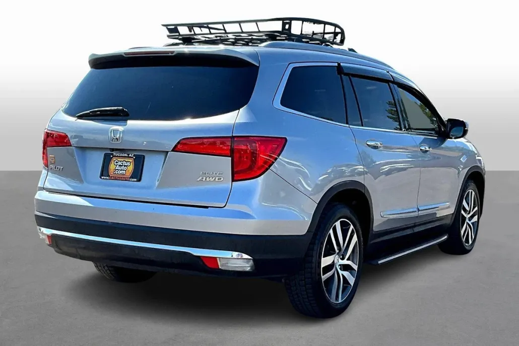 2016 Honda Pilot Elite photo 1