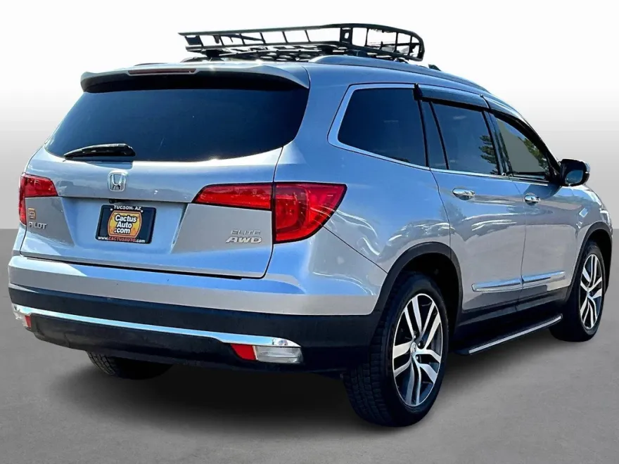 2016 Honda Pilot Elite photo 1