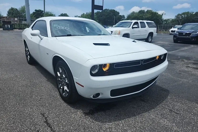 2017 Dodge Challenger GT photo 1