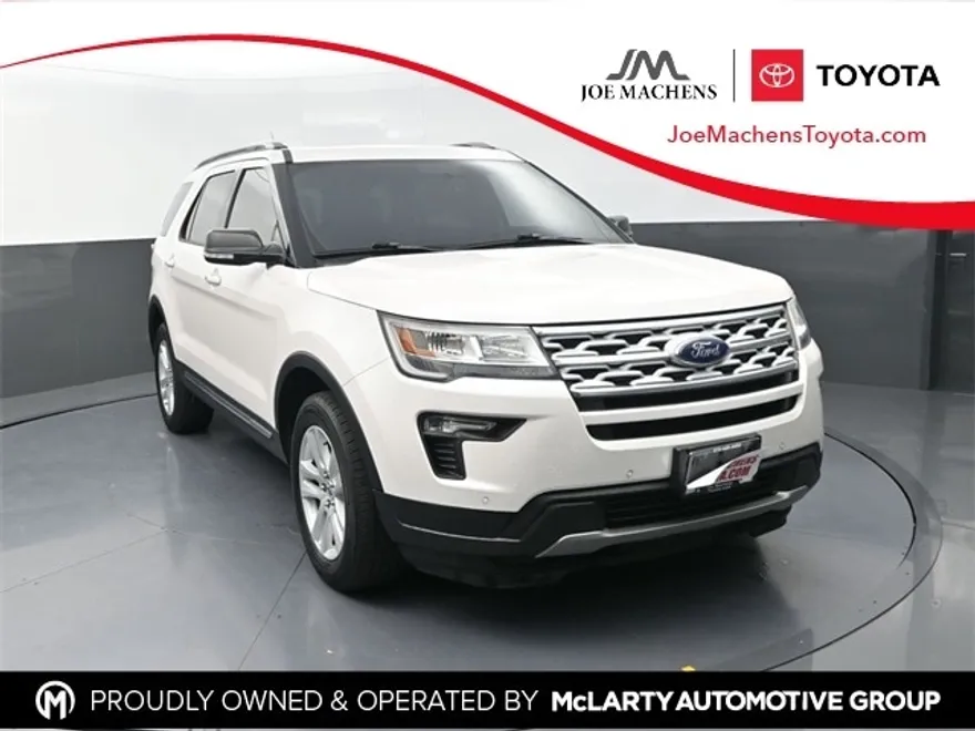 2019 Ford Explorer XLT photo 1