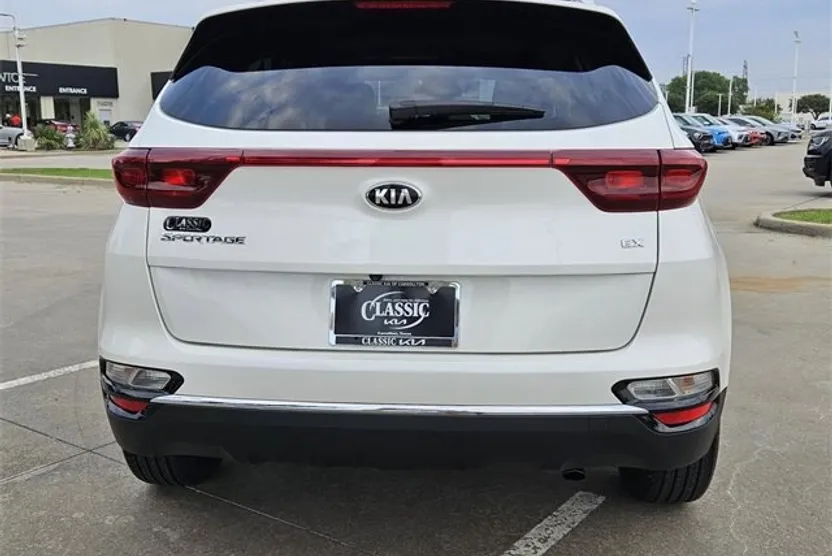 2021 Kia Sportage EX photo 1
