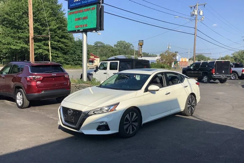 2019 Nissan Altima 2.5 SV photo 1