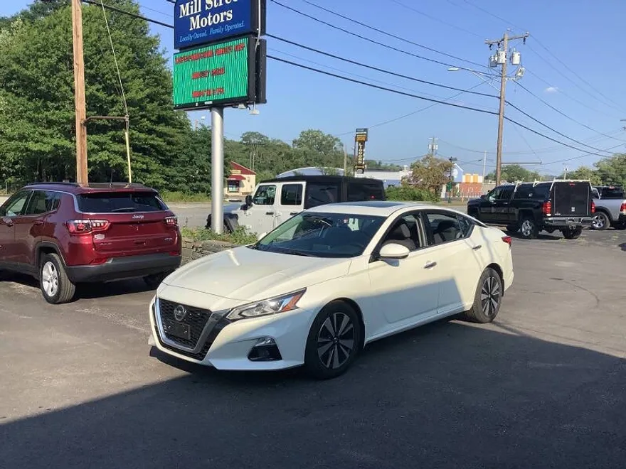 2019 Nissan Altima 2.5 SV photo 1