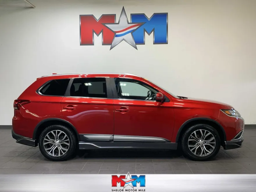 2018 Mitsubishi Outlander SEL photo 1