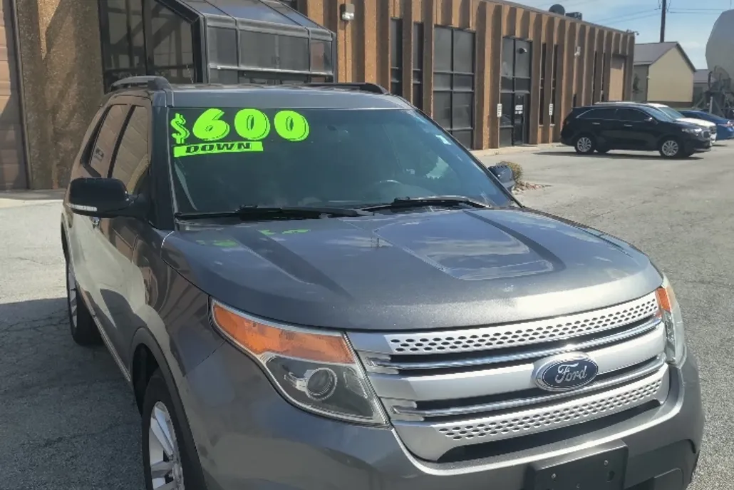 2014 Ford Explorer XLT photo 1