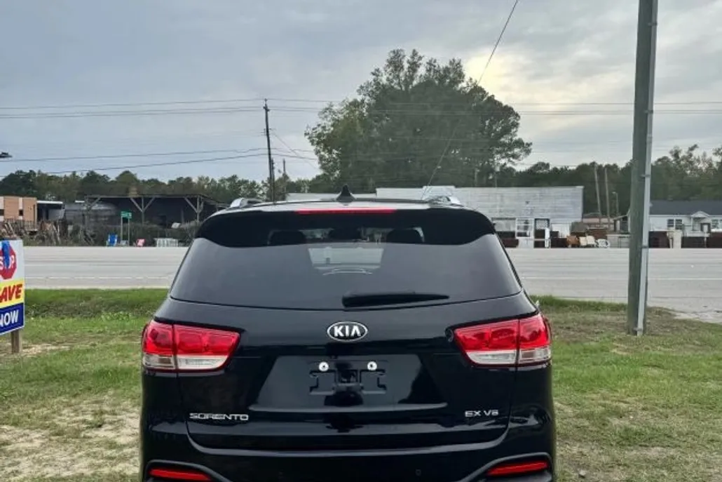 2017 Kia Sorento EX photo 1