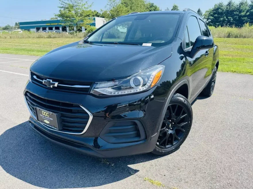 2022 Chevrolet Trax LT photo 1