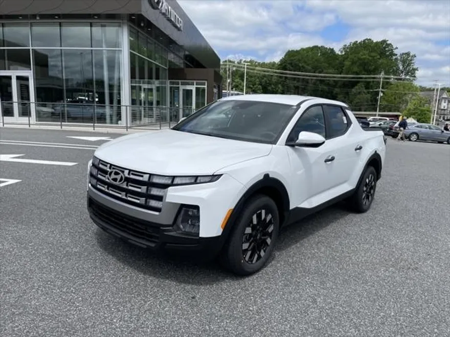 2025 Hyundai Santa Cruz SE photo 1