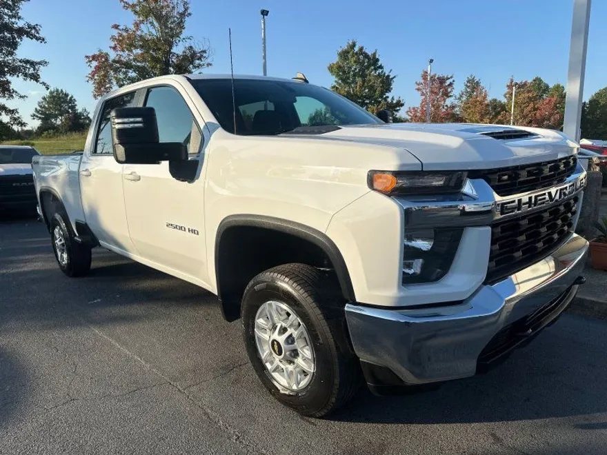 2022 Chevrolet Silverado 2500HD LT photo 1