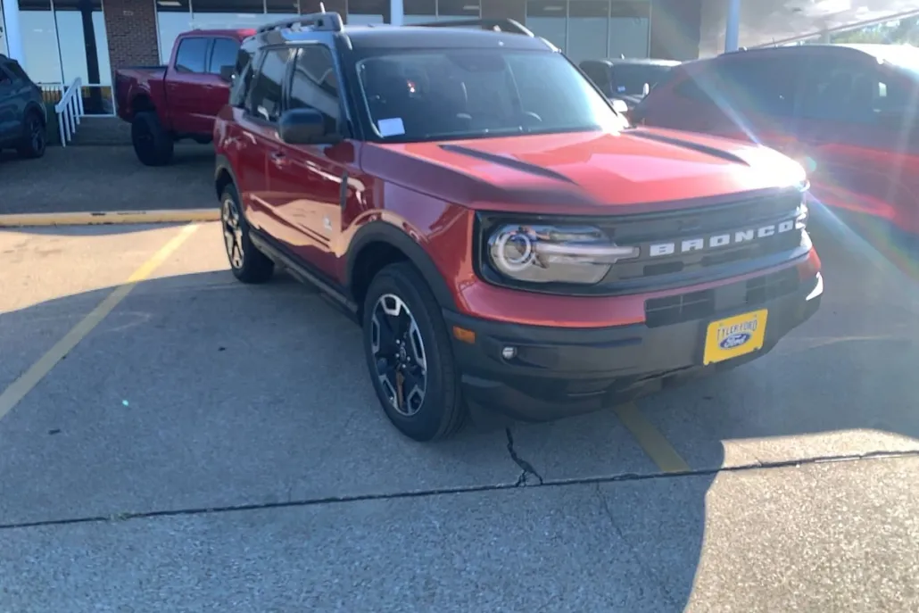 2024 Ford Bronco Sport Outer Banks photo 1
