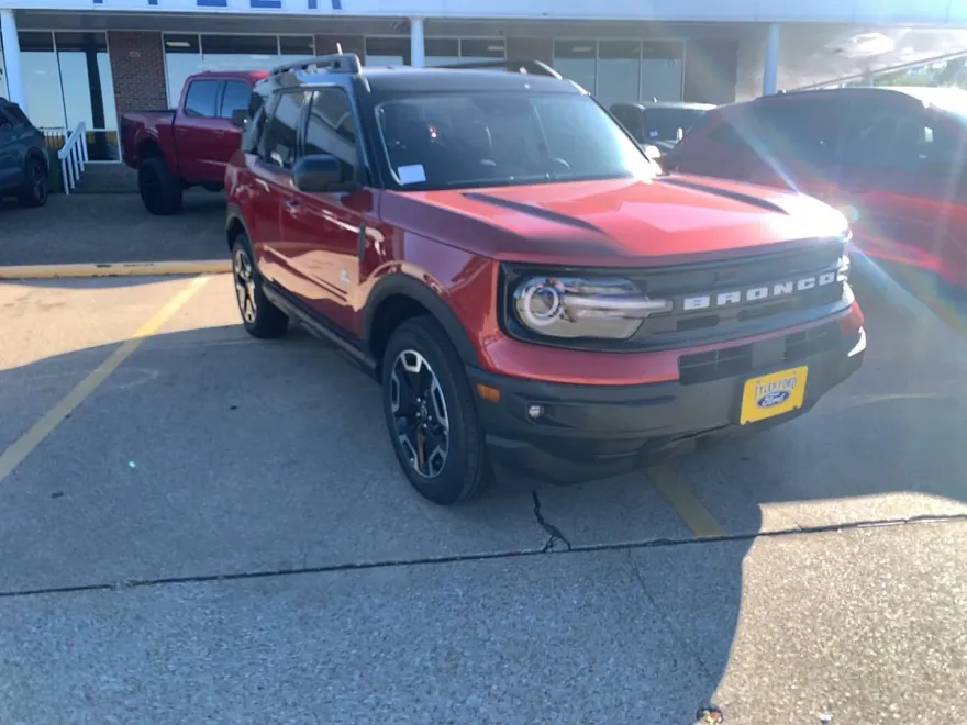 2024 Ford Bronco Sport Outer Banks photo 1