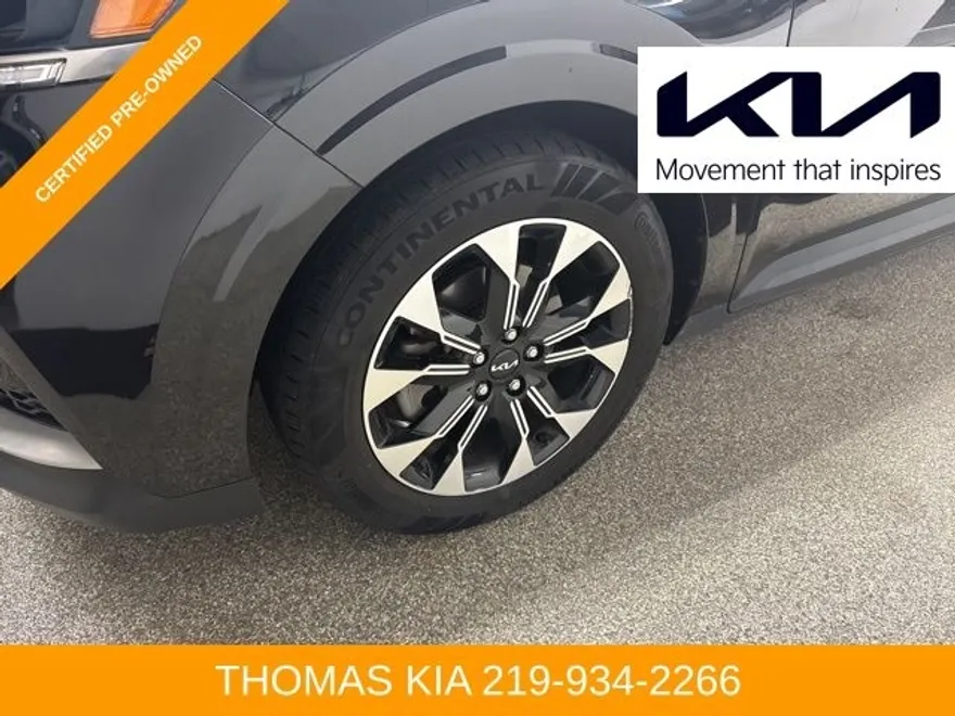 2024 Kia Carnival EX photo 1
