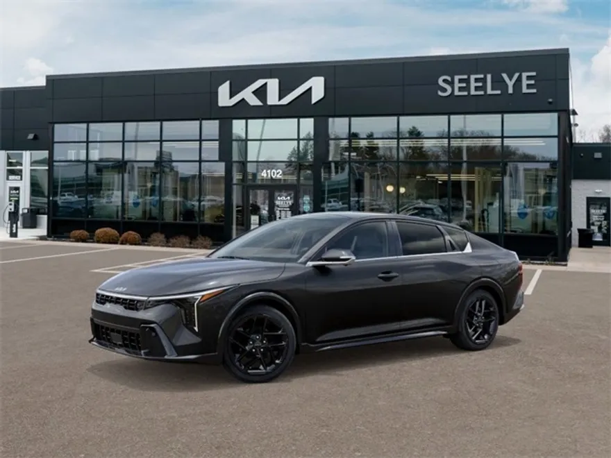 2025 Kia K4 GT-Line Turbo photo 1