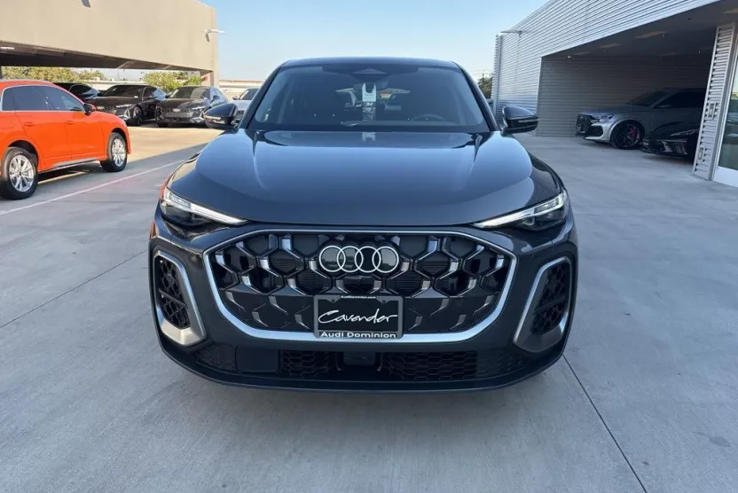 2025 Audi Q5 2.0T Premium Plus photo 1