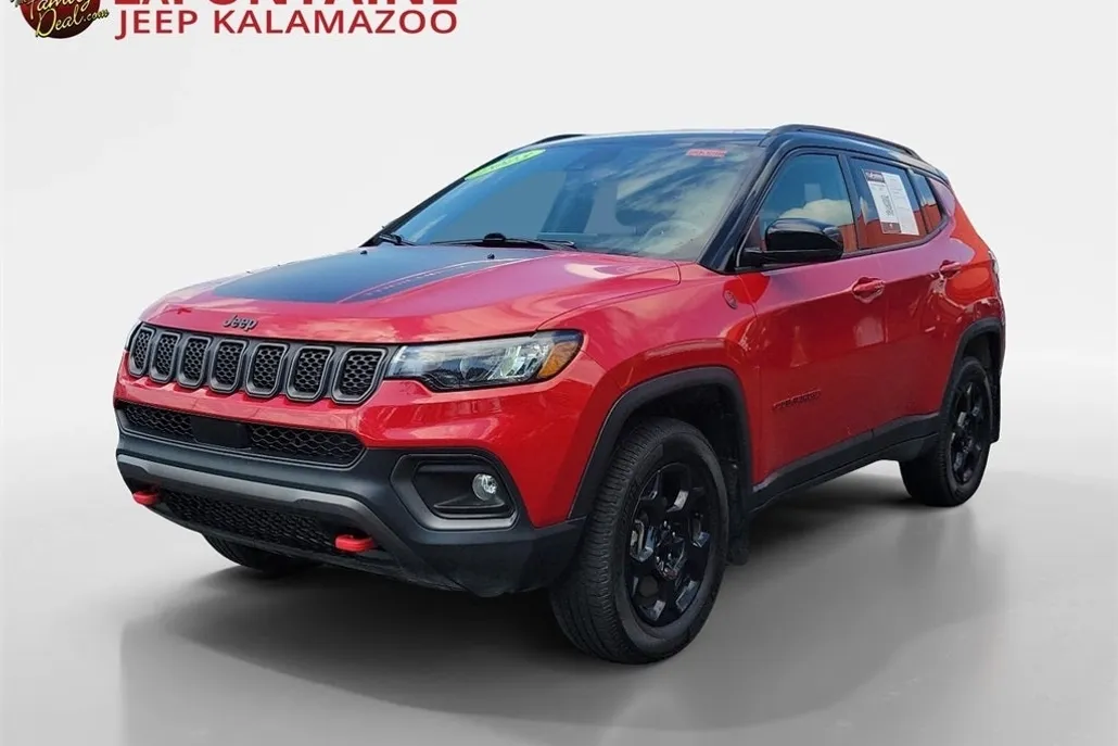 2023 Jeep Compass Trailhawk photo 1