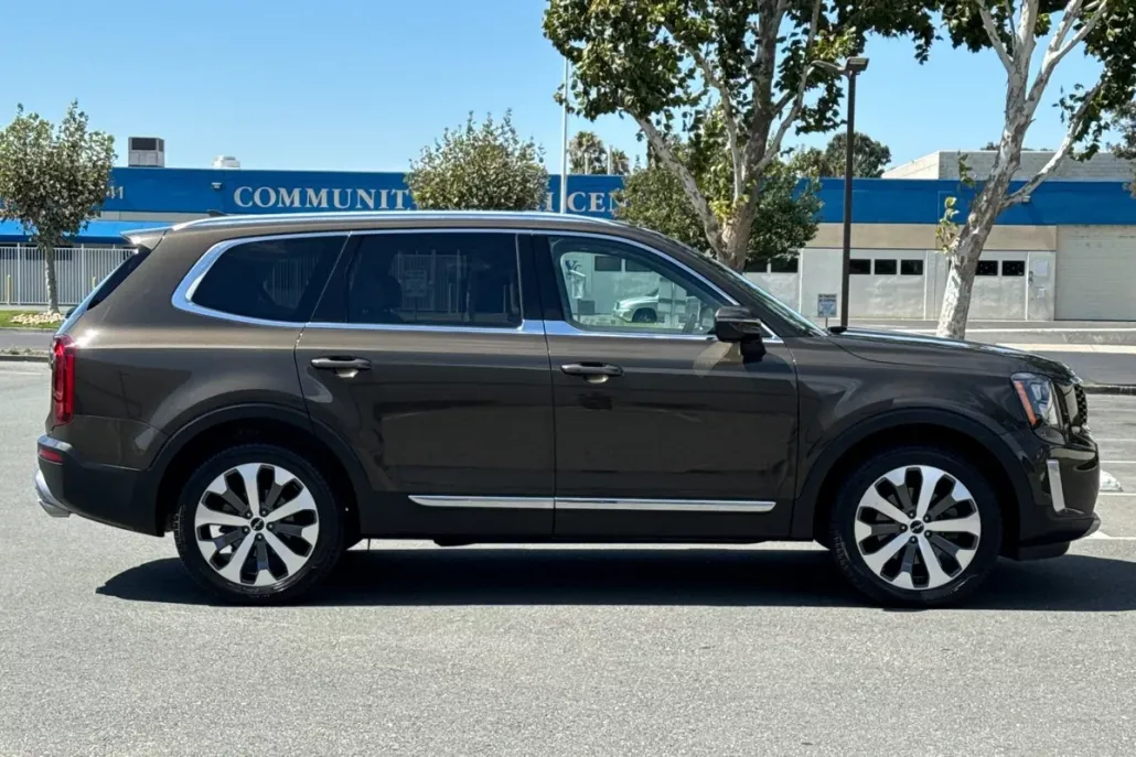 2022 Kia Telluride EX photo 1