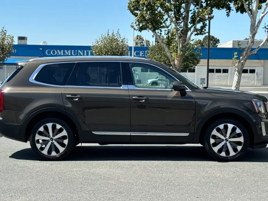 2022 Kia Telluride EX photo 1