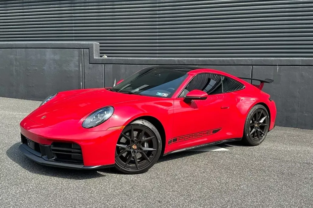 2025 Porsche 911 photo 1