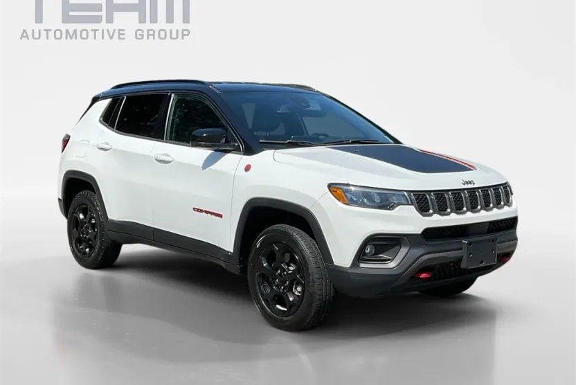 2023 Jeep Compass Trailhawk photo 1