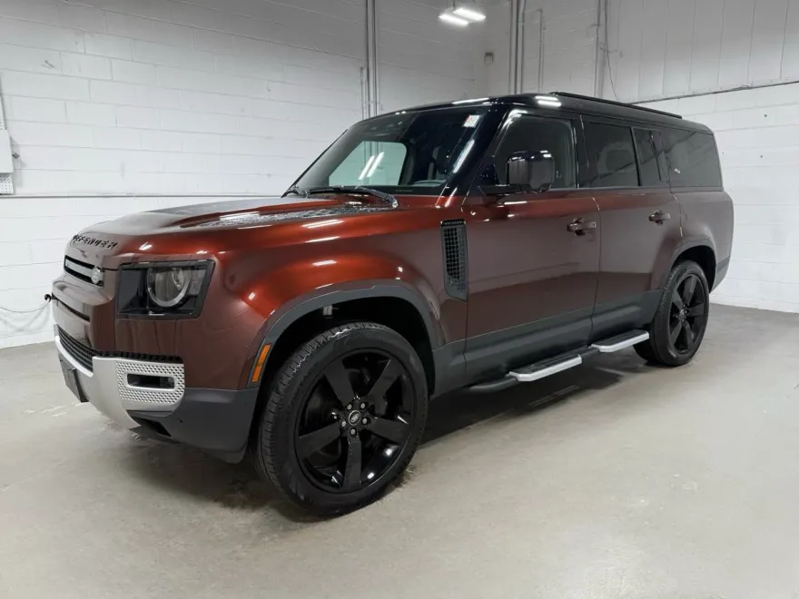 2023 Land Rover Defender SE photo 1