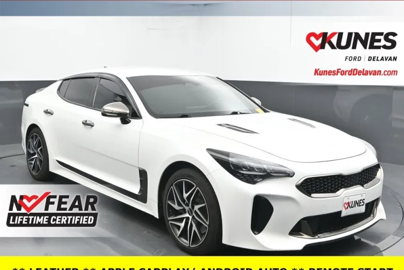 2023 Kia Stinger GT-Line photo 1