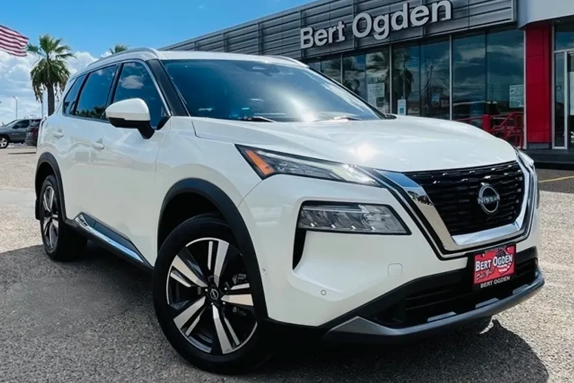 2023 Nissan Rogue SL photo 1