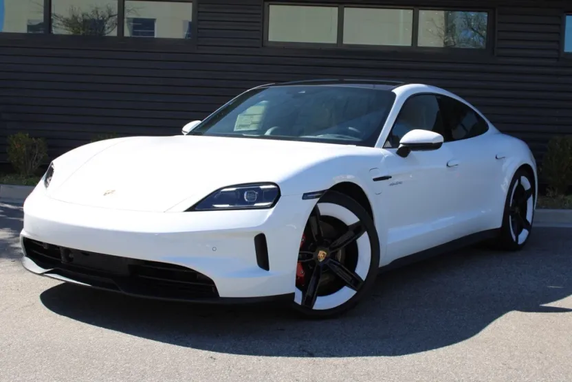 2025 Porsche Taycan 4S photo 1