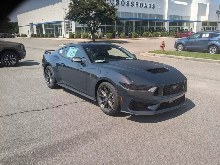 2025 Ford Mustang Dark Horse photo 1