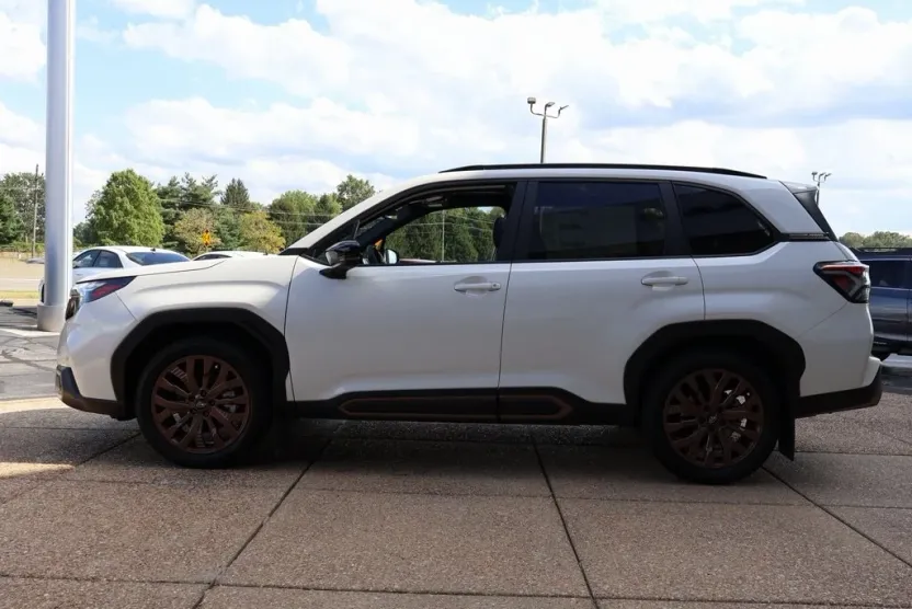 2025 Subaru Forester Sport photo 1