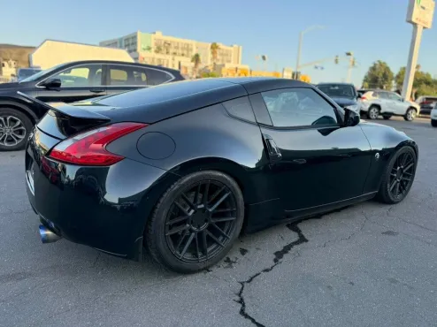 2017 Nissan 370Z photo 4