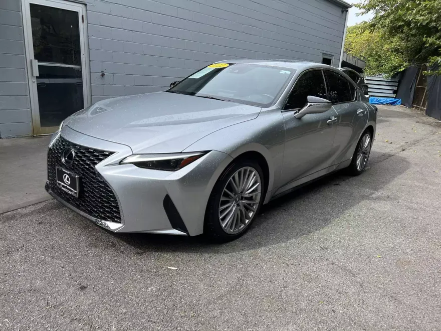 2022 Lexus IS 300 photo 1