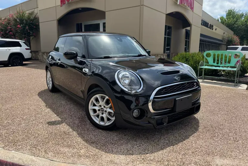 2020 Mini Cooper Hardtop S photo 1