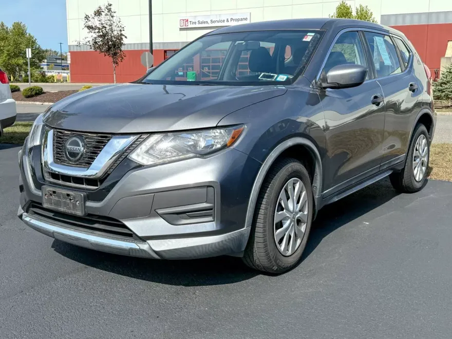 2018 Nissan Rogue S photo 1