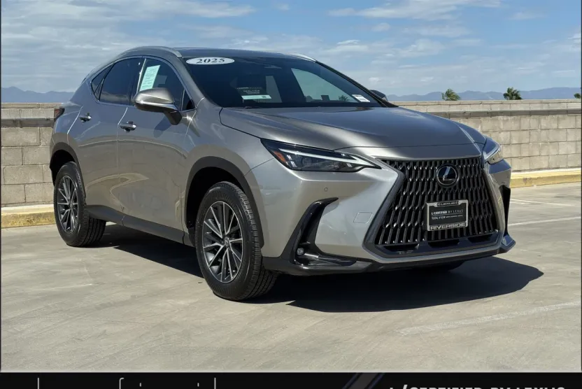 2025 Lexus NX 250 Premium photo 1