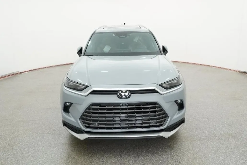 2026 Toyota Grand Highlander Hybrid MAX Platinum AWD photo 1