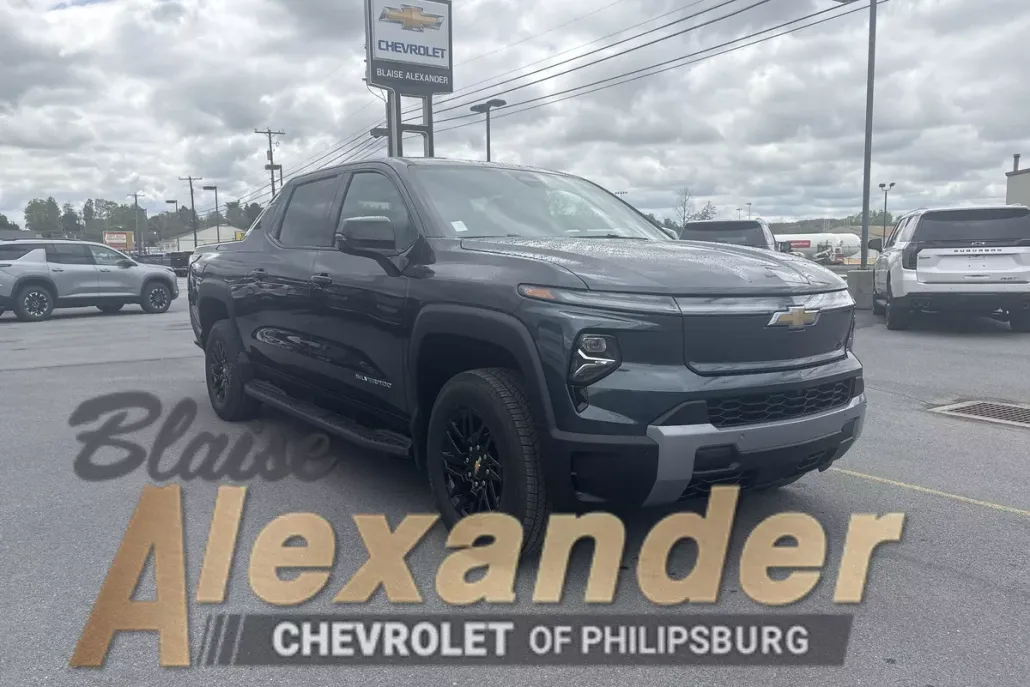 2025 Chevrolet Silverado EV LT photo 1