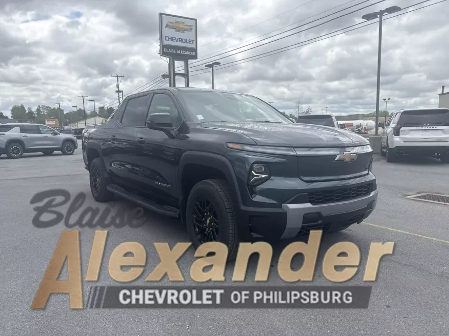 2025 Chevrolet Silverado EV LT photo 1