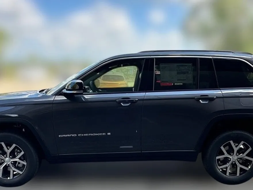 2025 Jeep Grand Cherokee Limited photo 1