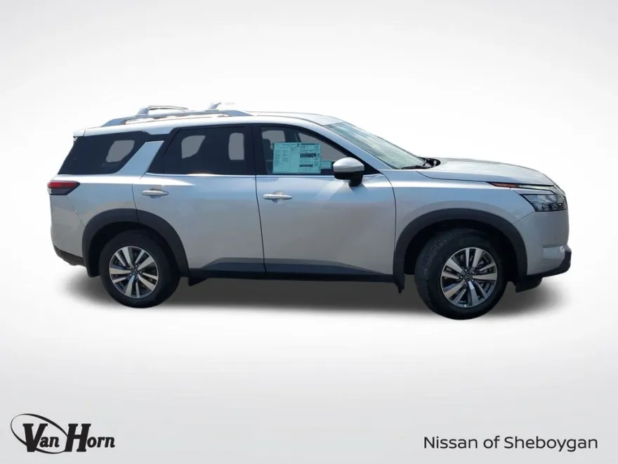 2025 Nissan Pathfinder SL photo 1