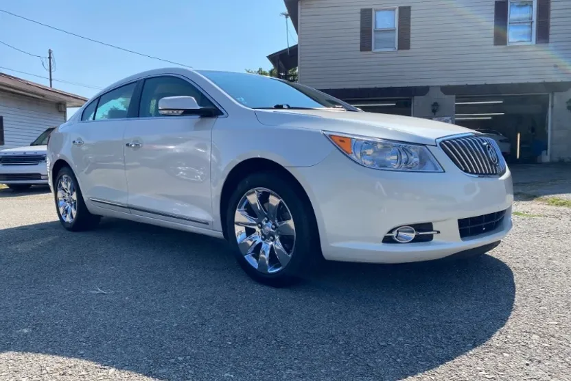 2013 Buick LaCrosse Leather photo 1