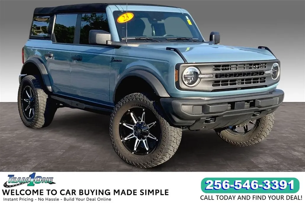 2023 Ford Bronco Base photo 1