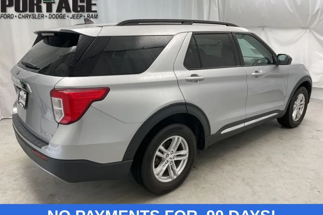 2022 Ford Explorer XLT photo 1