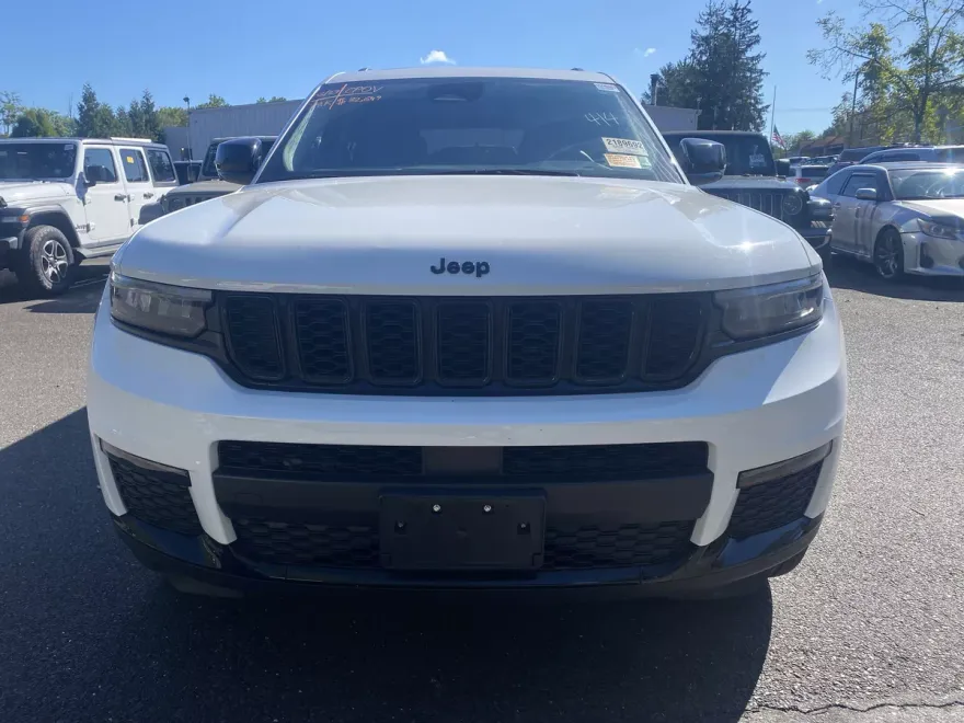 2022 Jeep Grand Cherokee Limited photo 1