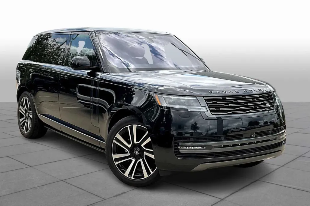 2023 Land Rover Range Rover SE photo 1
