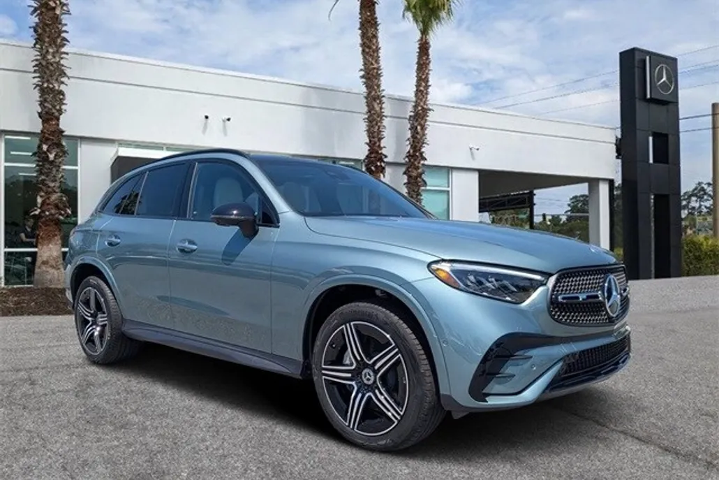 2026 Mercedes Benz GLC 300 photo 1