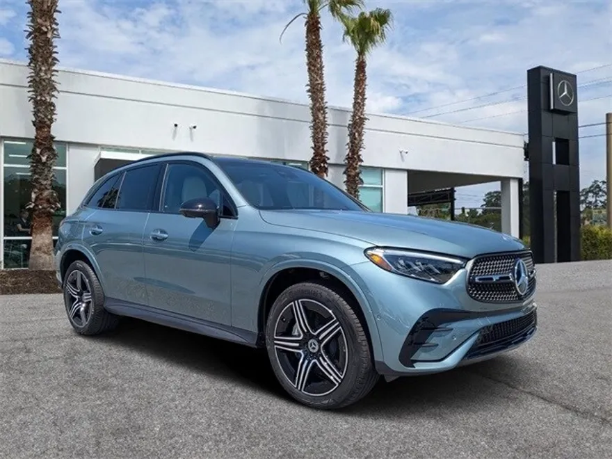 2026 Mercedes Benz GLC 300 photo 1